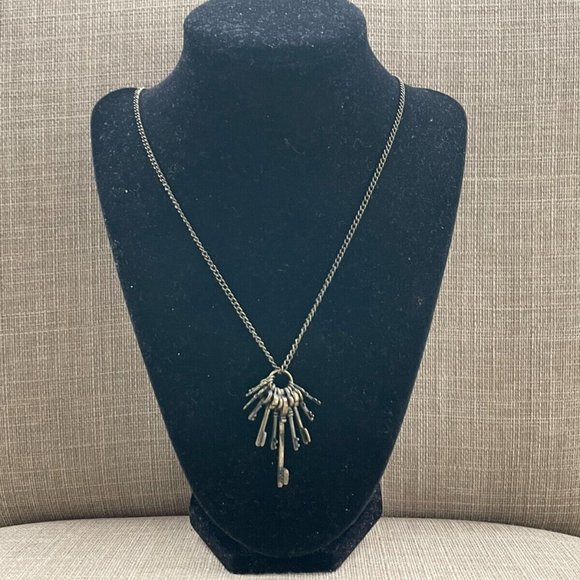 Nordstrom Rack Necklaces Antique Glod Tone Keys Statement Pendant Jewelry - Picture 9 of 11